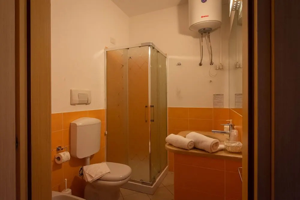 Delta Rooms