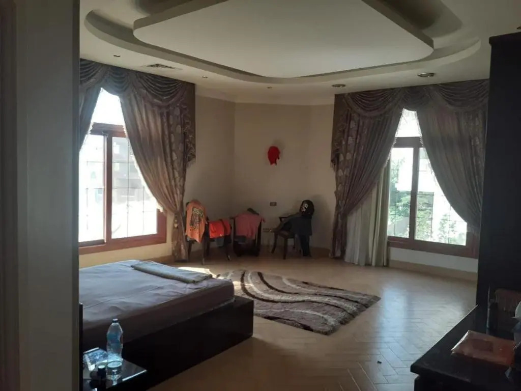 Super luxurious villa with large landscape areas
