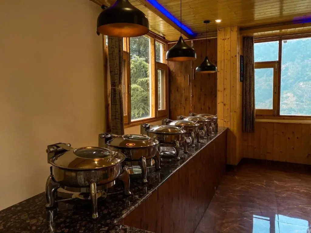 Hotel Grand Oasis Manali