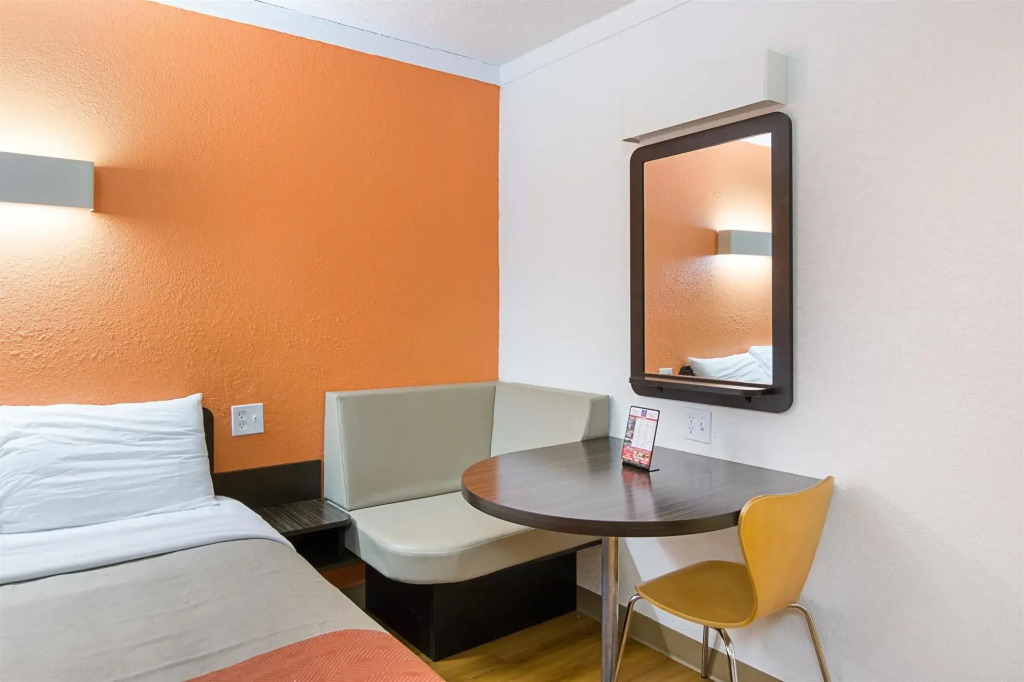 Motel 6-Tampa, FL - Fairgrounds
