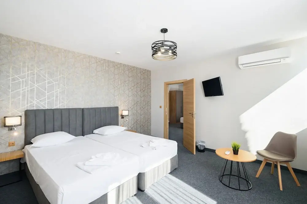 Avenue Hotel Deluxe