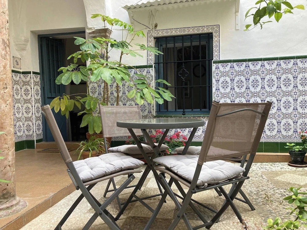 Charming 1900 Andalusian Apartment in Arcos de la Frontera