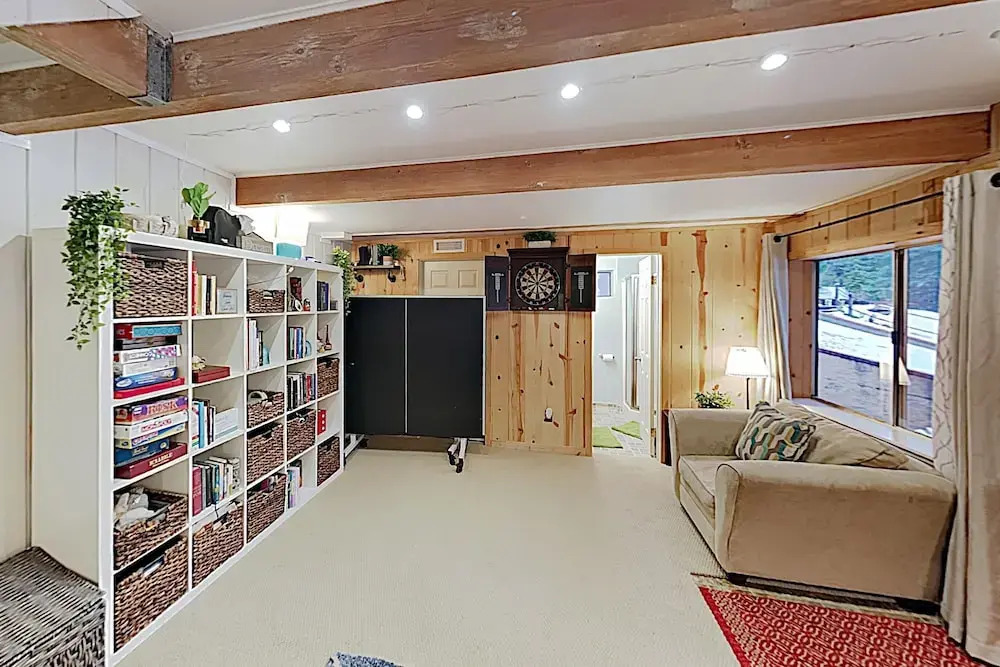 Family-Friendly Cabin W/ Private Hot Tub Home