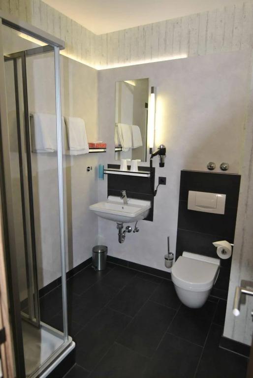 Hotel Cristall - Frankfurt City