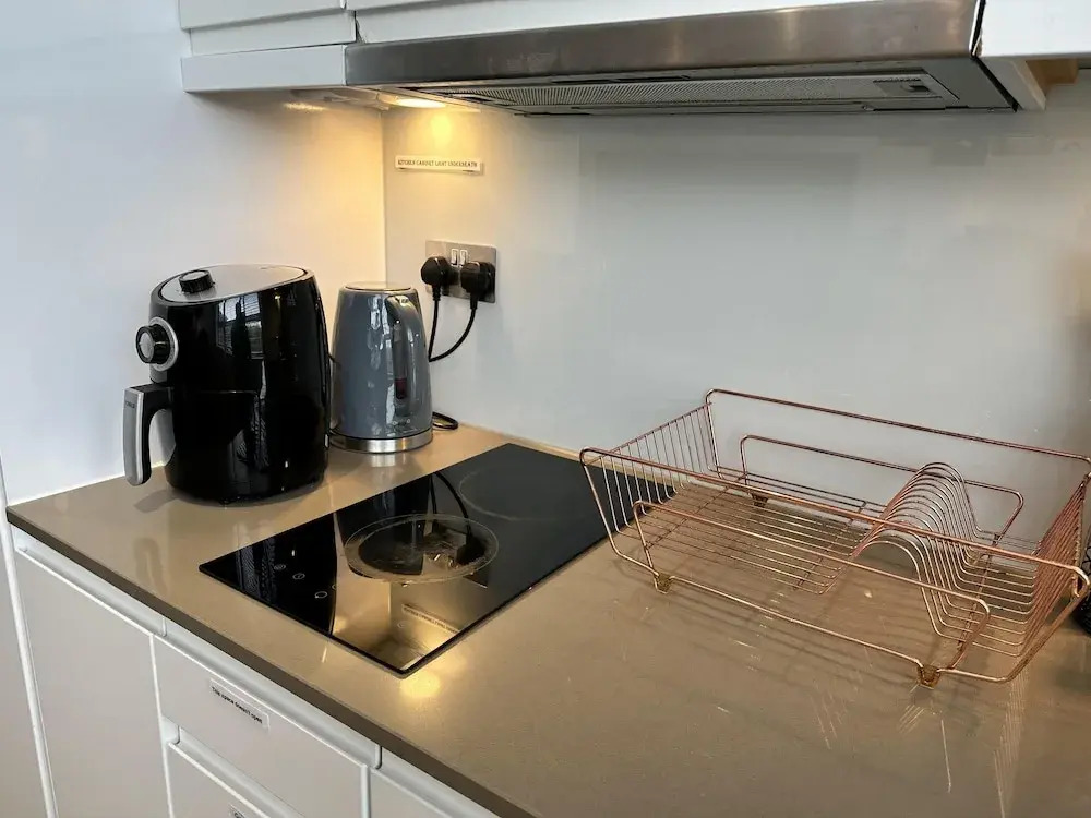 Condo Apartment With Workspace