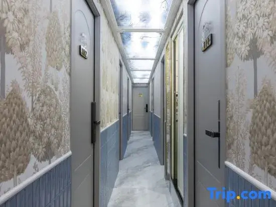 Hong Kong A11 Hostel (Tsim Sha Tsui Station Exit A)
