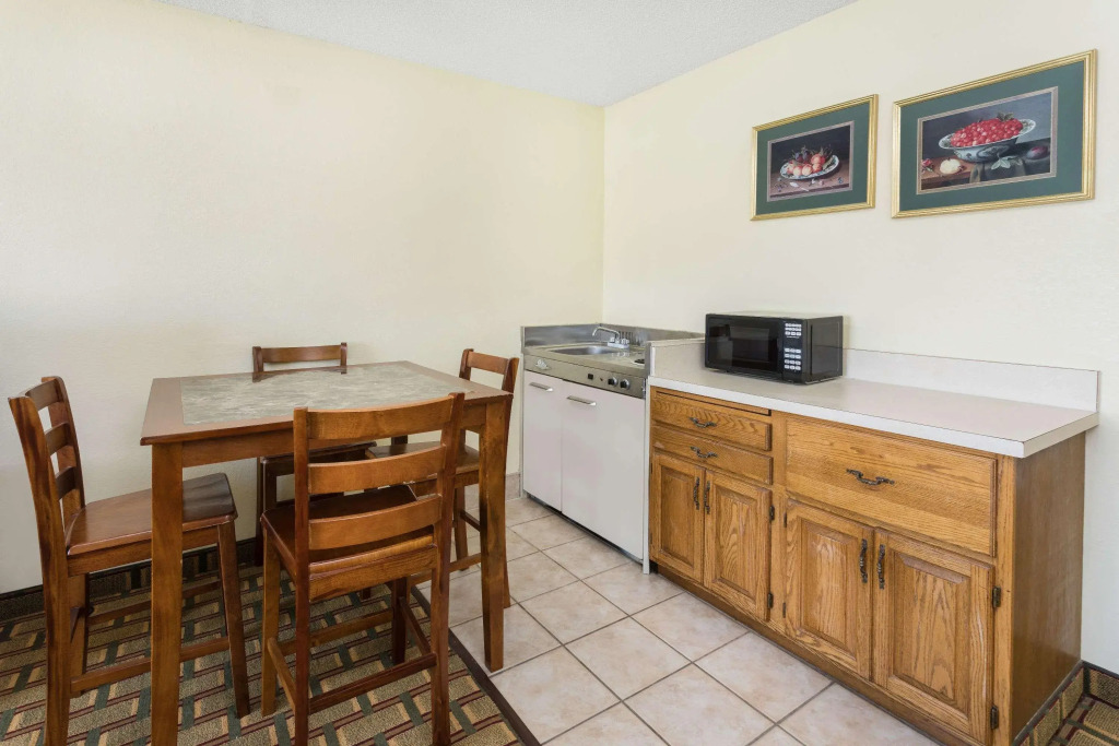 Ramada by Wyndham Asheville Southeast