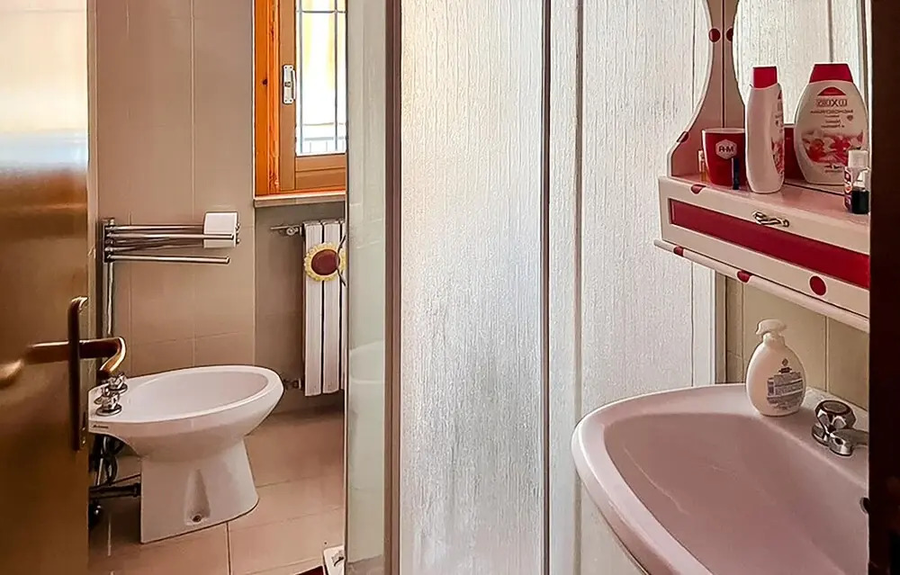 Awesome Apartment in Martinsicuro With Wifi and 2 Bedrooms