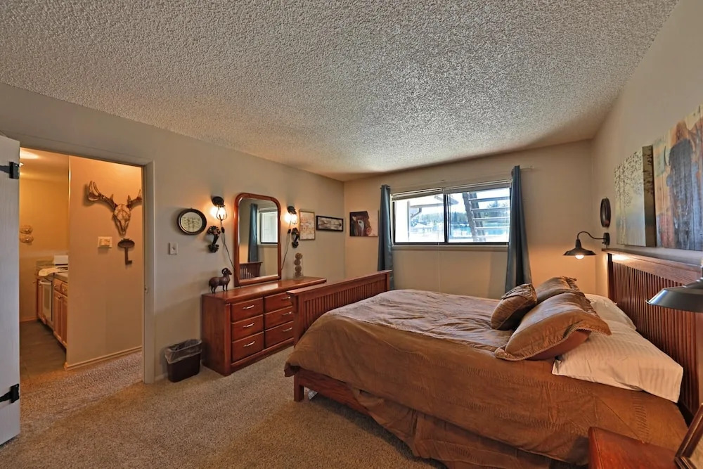 Meadow Ridge Court 7 Unit 6 - 2 Br Condo