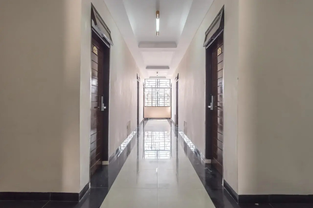 OYO 1177 WBS Residence