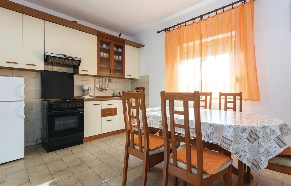 Nice Apartment in Vir With 3 Bedrooms