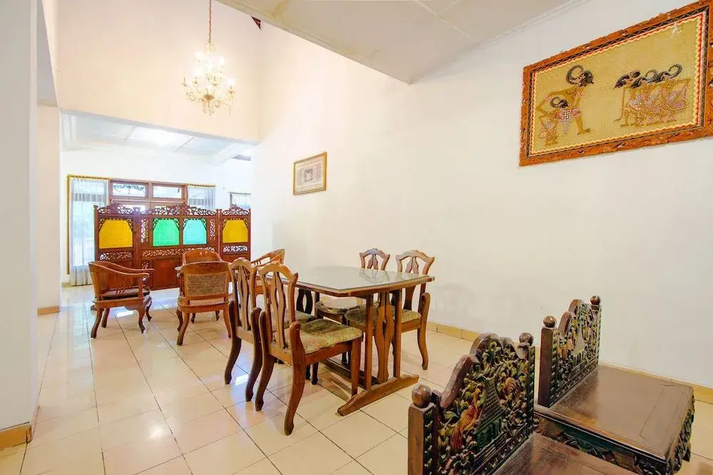 Oyo 1602 Trim Tiga Hotel