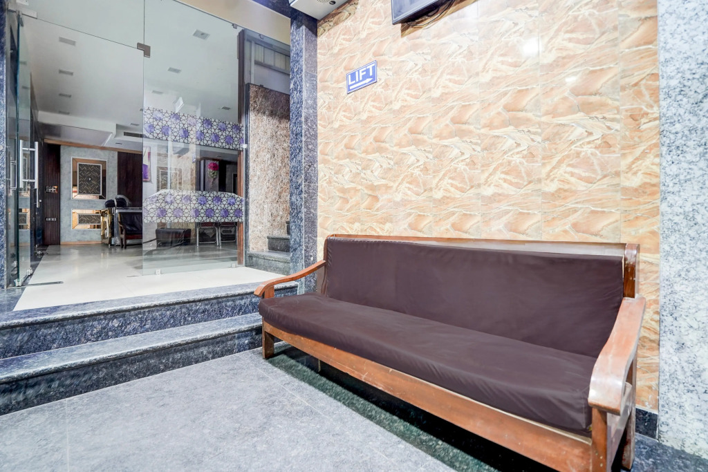 Fabhotel Maharoopa