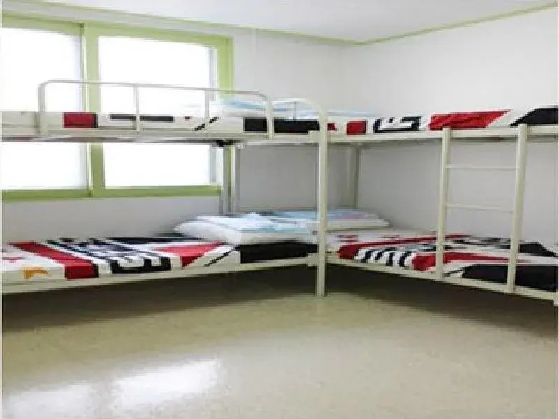 Dustin Guesthouse - Hostel