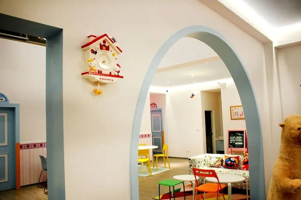 Poetic Castle-Family Theme Villa
