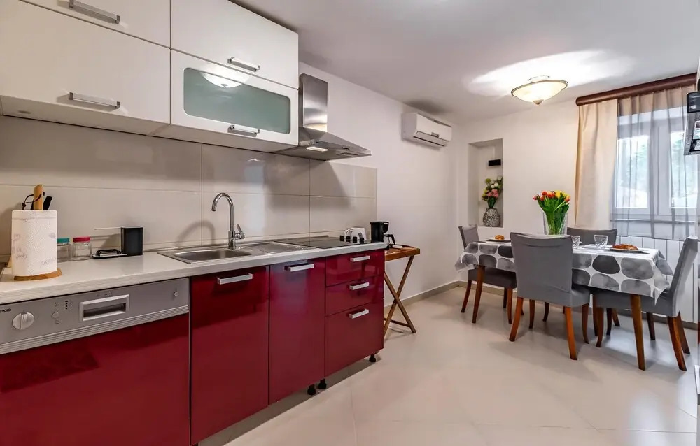 Beautiful Apartment in Liznjan With Wifi and 1 Bedrooms