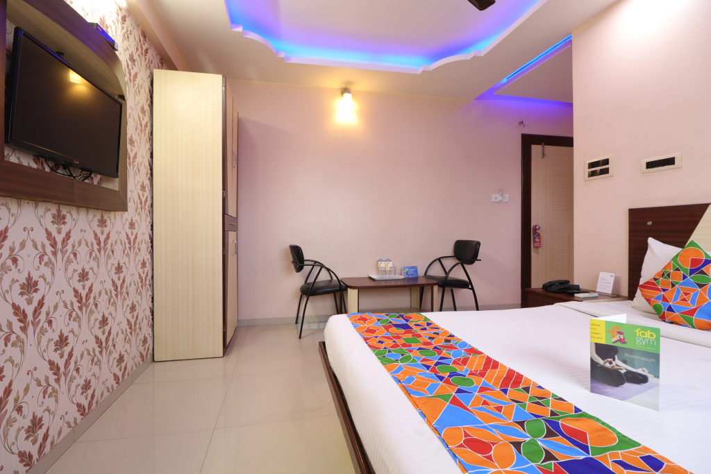 Hotel Crystal Court