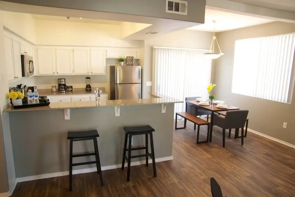 Safe, Quiet & Gorgeous Home 15 Minutes to Strip!