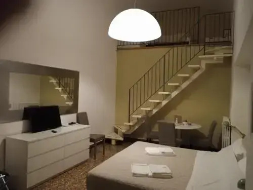 Rooms H Ercolani
