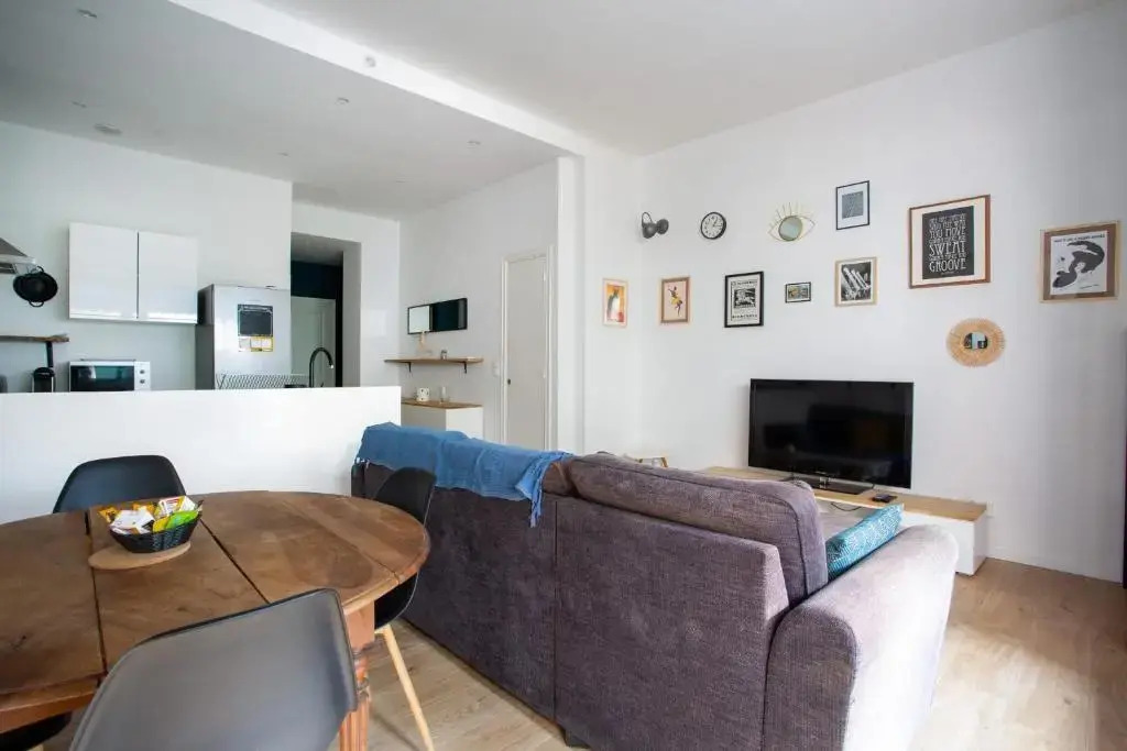 Apartment 5 minutes from the tram and 10 minutes from the sea