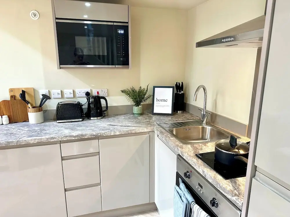 Athenaeum House-leeds Centre-sleeps 3-pets