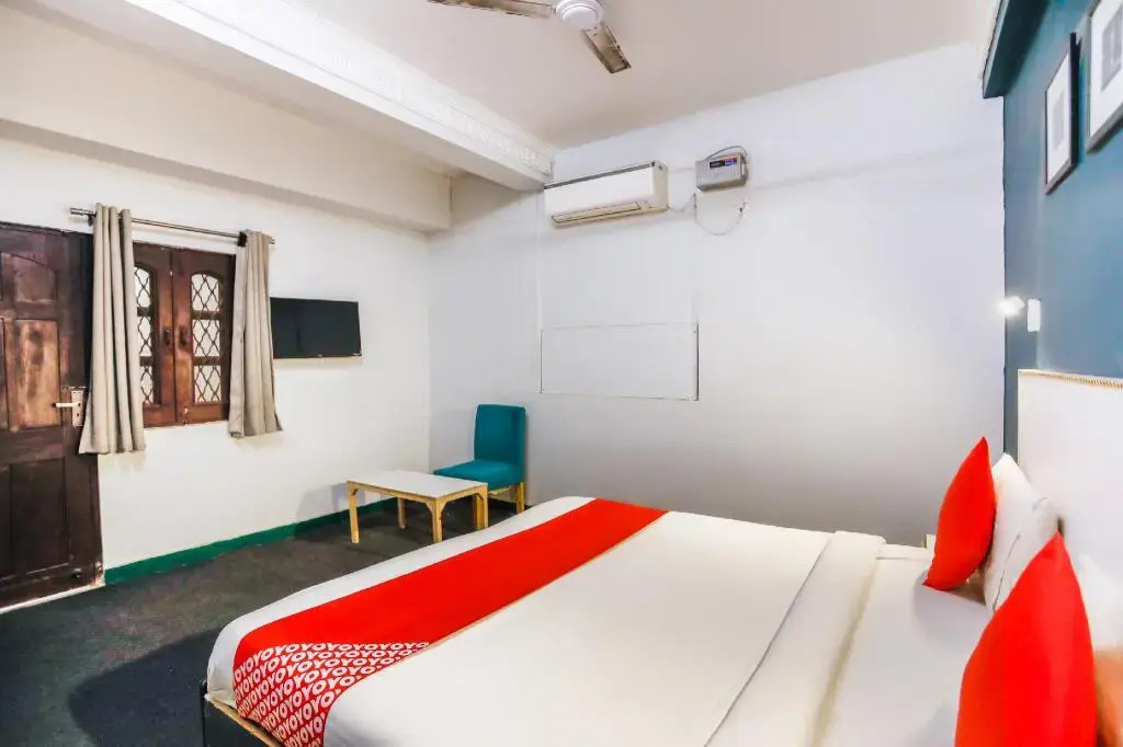 Green View Metro Hospital by OYO Rooms