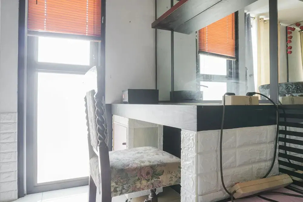 Unique and Classy Studio Room at Maple Park Sunter Apartment