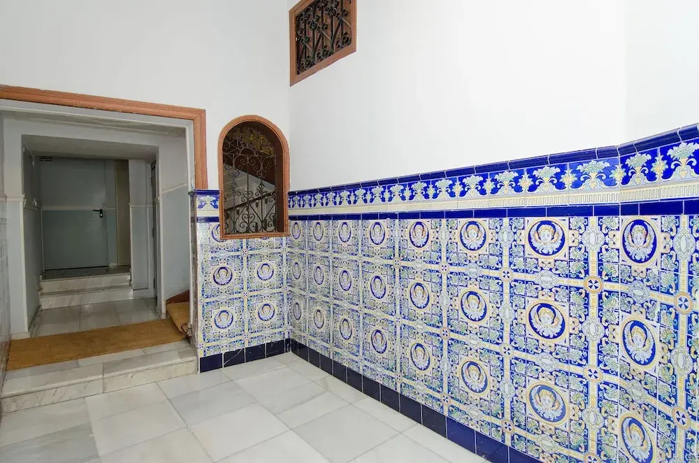 Plaza Santa Ana Apartment