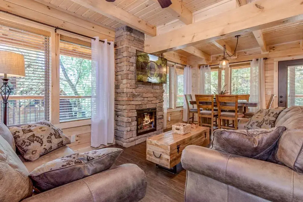 Pure Indulgence, 2 Bedrooms, Hot Tub, Pool Access, Theater Room, Sleeps 10