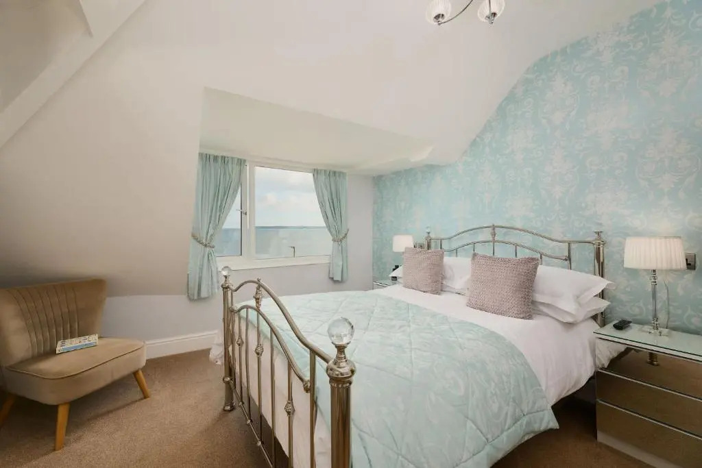 Channel View Boutique Hotel