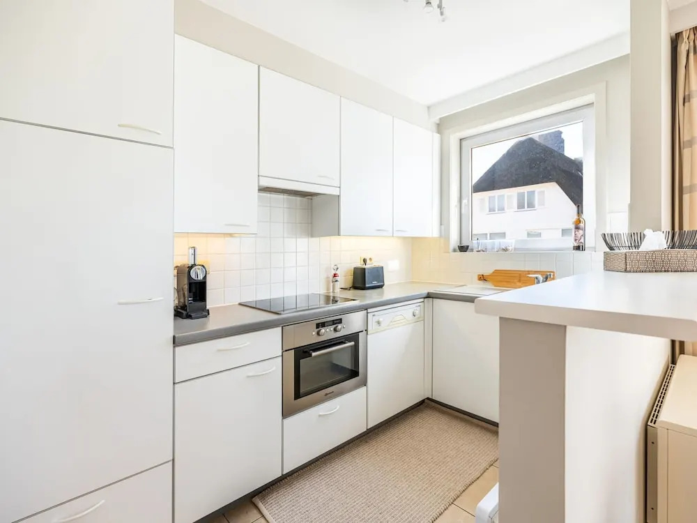 Gold 01 Within Walking Distance of the Beach
