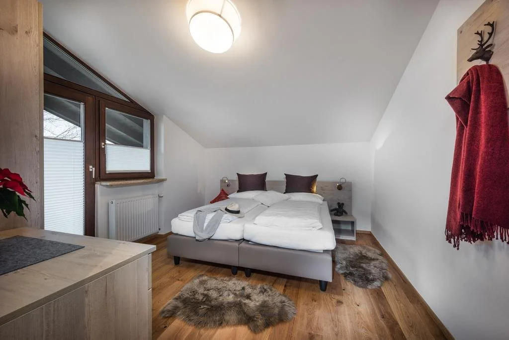 Ladinger, Landhaus