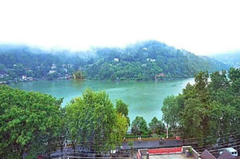 Hotel Happy Home The Lake Paradise