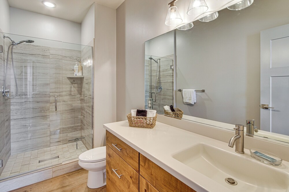 Hike, Golf & Unwind! Mtn-view Cedar City Townhome