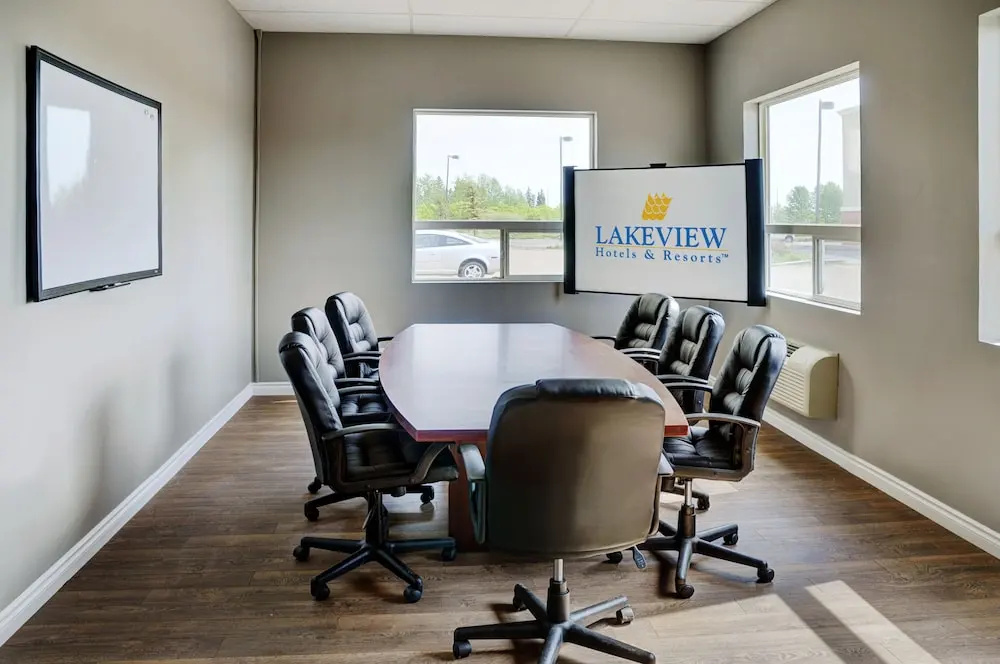 Lakeview Inns & Suites - Fort Saskatchewan