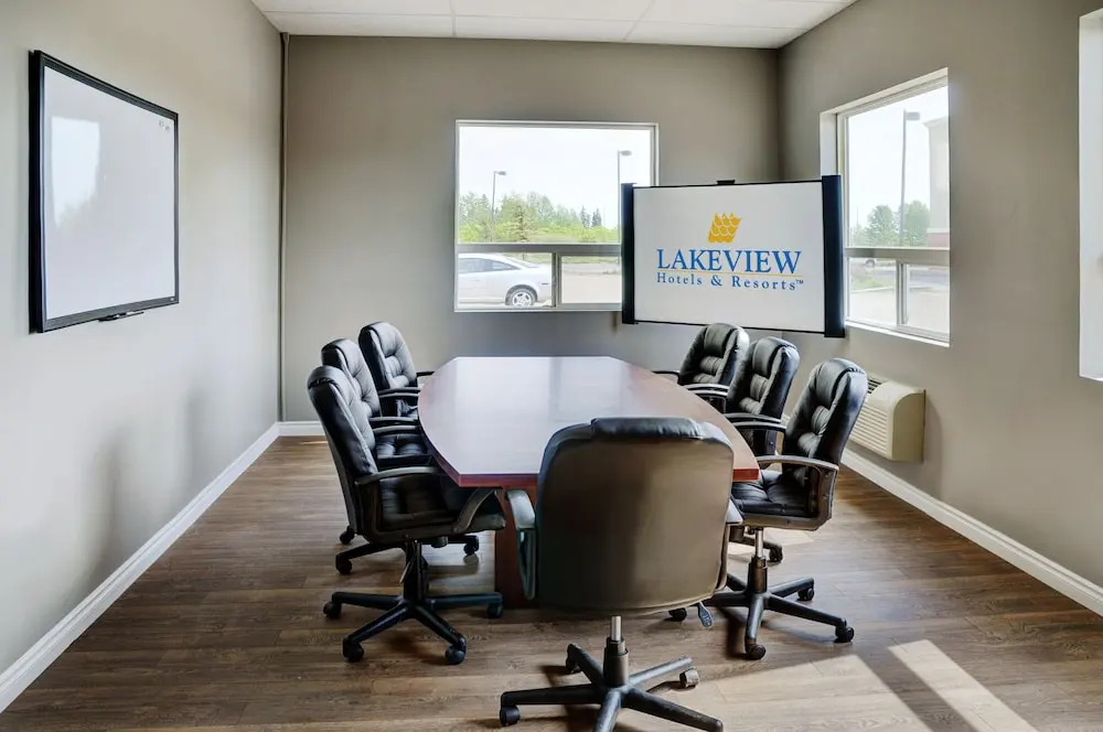 Lakeview Inns & Suites - Fort Saskatchewan