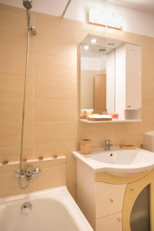 Golden Apartment Baneasa