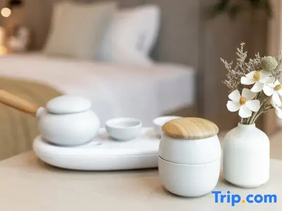 Ya Hotel (Haikou Riyue Square Duty Free Shop)