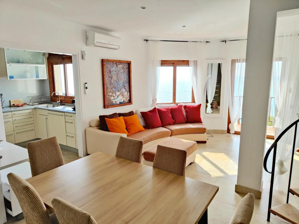 Sitges Balcony Pool & Seaside Apartment