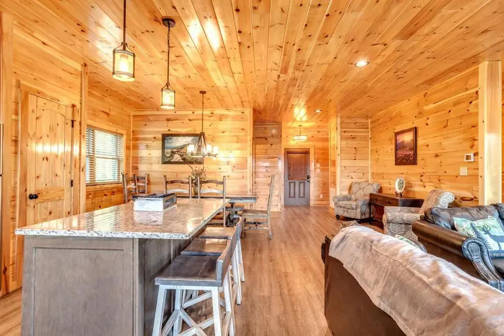 4 Bedroom Cabin for 14