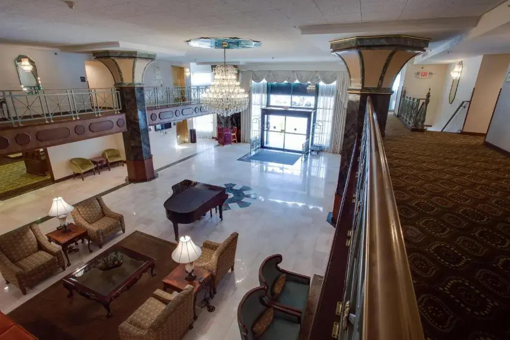 Drury Inn & Suites St. Louis Convention Center