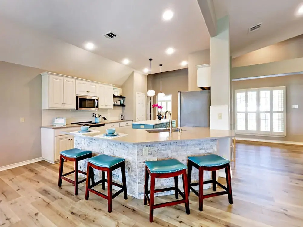 Dripping Springs Home 4 Bedrooms 2 Bathrooms Home