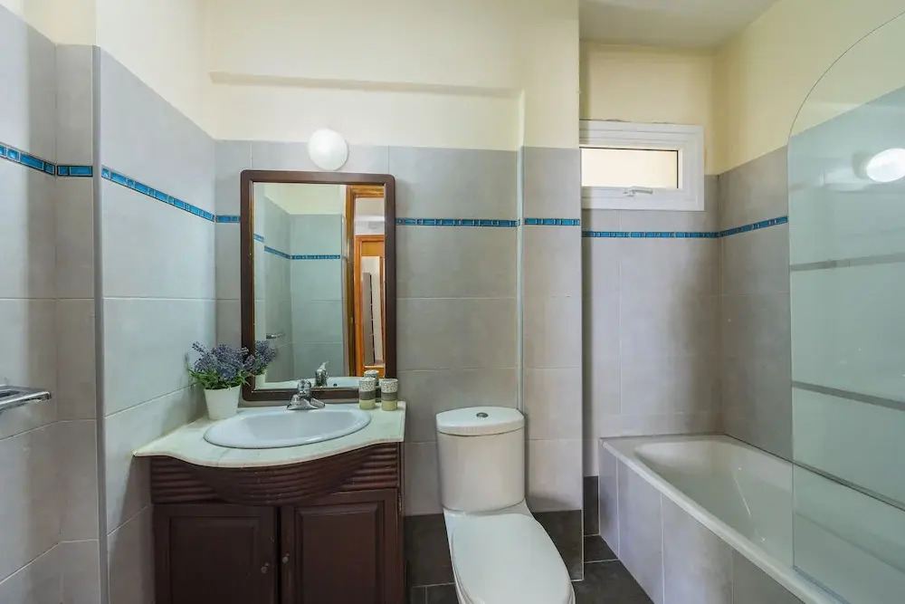Mackenzie Alexandros Suite