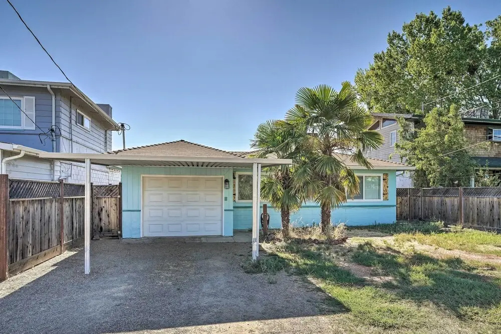 Waterfront Cottage w/ Private Pool & Lake View!