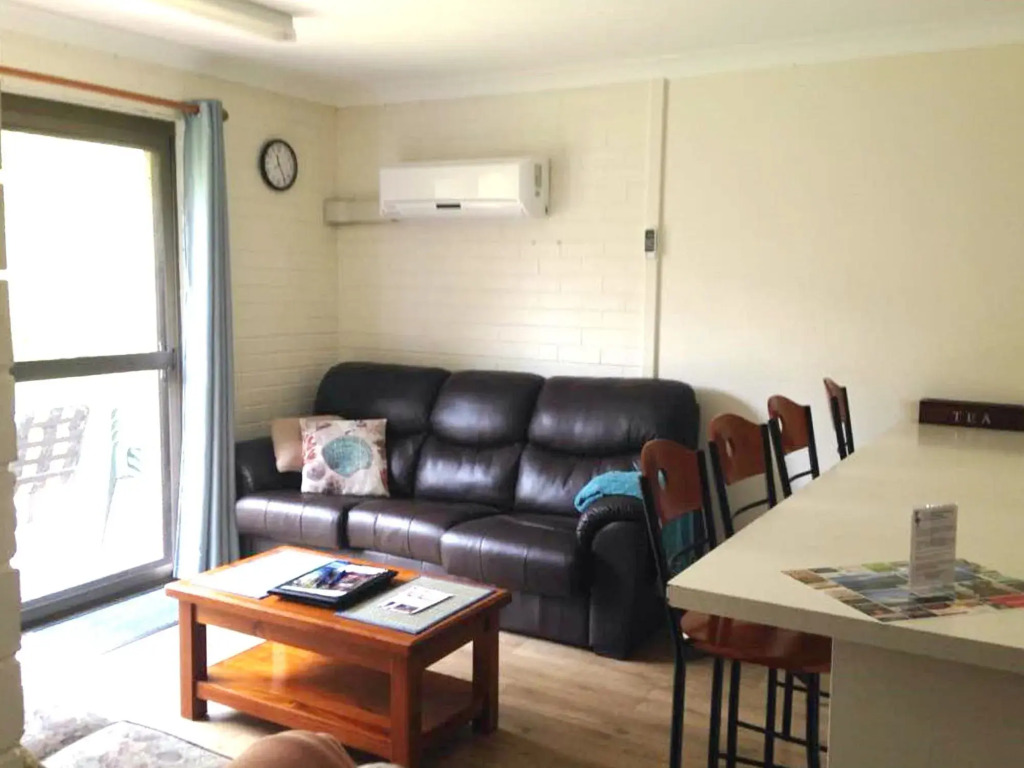 Emu Beach Chalets