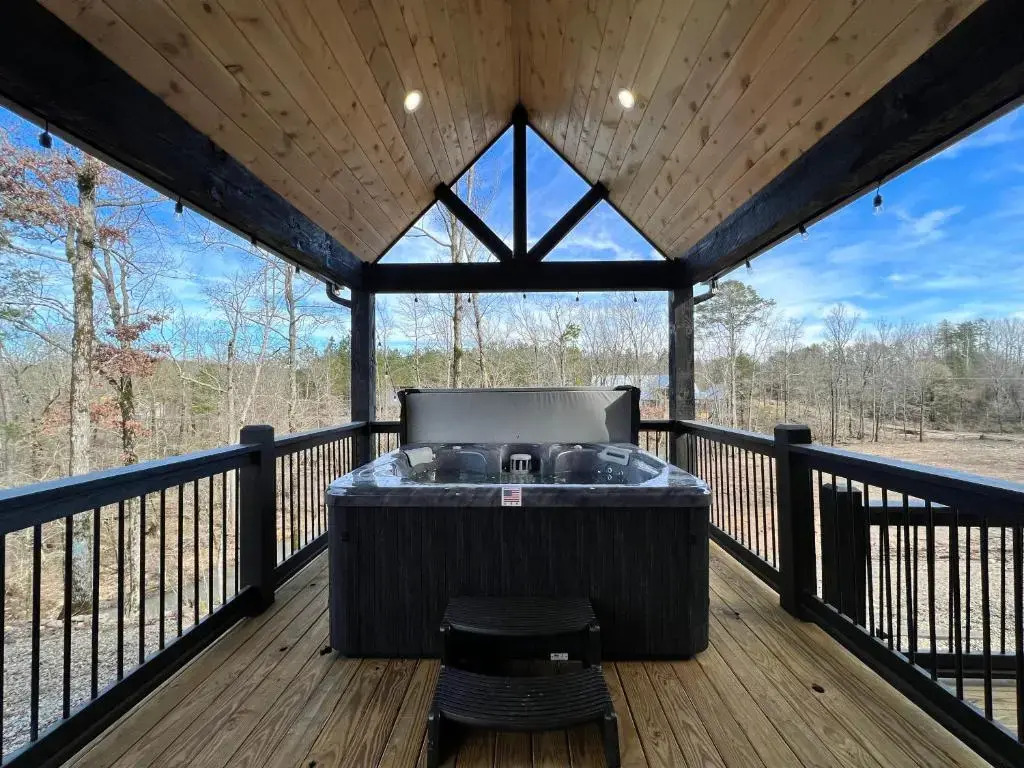 Vacana Creekside Black Woods Creek, Loft Area, Games, Hot Tub, Fire Pit, Pet Friendly