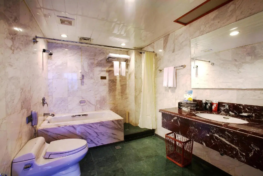 Ningbo Holiyacht Crystal Hotel
