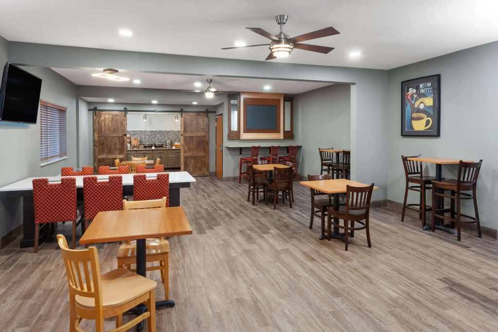 AmericInn by Wyndham Hudson