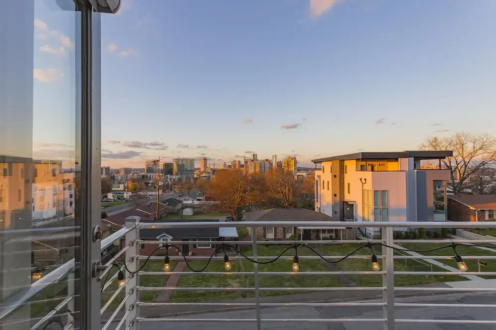 Downtown Gulch Rooftop Terrace Skyline Views
