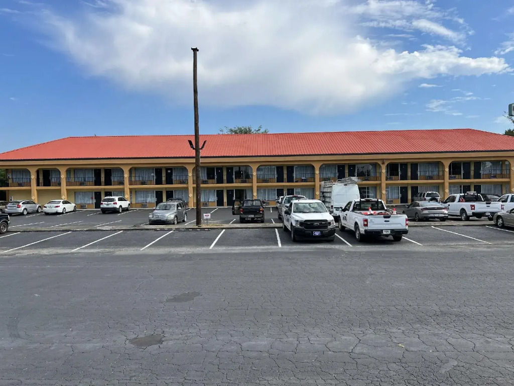 Country Hearth Inn & Suites Cartersville